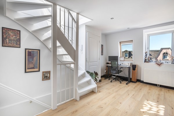 Medium property photo - Albert Cuypstraat 214-4, 1073 BM Amsterdam