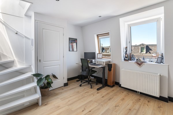 Medium property photo - Albert Cuypstraat 214-4, 1073 BM Amsterdam
