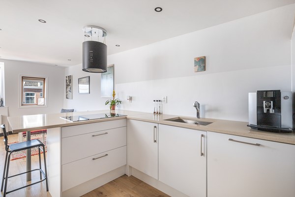 Medium property photo - Albert Cuypstraat 214-4, 1073 BM Amsterdam