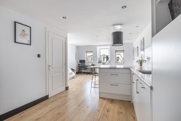 Medium property photo - Albert Cuypstraat 214-4, 1073 BM Amsterdam