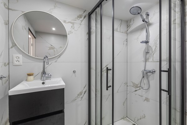 Medium property photo - Albert Cuypstraat 214-4, 1073 BM Amsterdam