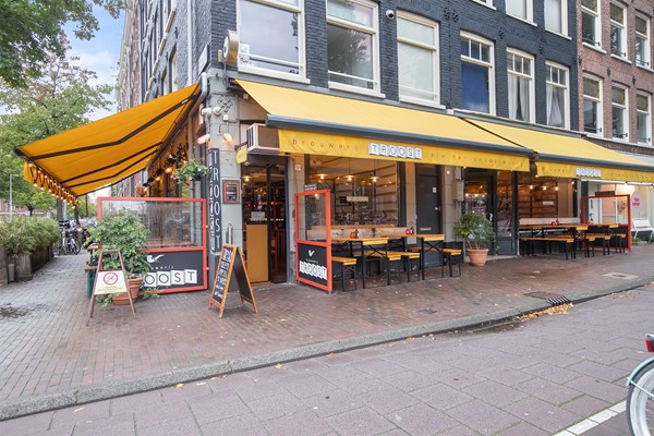 Verkocht: Hoogwaardig ingericht eetcafé met een leuk terras op een hoek in Amsterdam Oud-West 