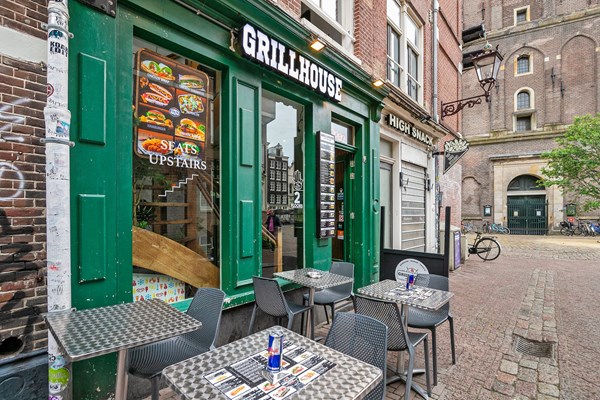 Onder optie: Compacte horecazaak tussen de Warmoesstraat en de Oude Kerk midden in het centrum Amsterdam 