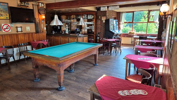 Te koop: Vrijstaande horecalocatie met ruime bovenwoning incl. O.G. nabij bedrijventerrein (€ 795.000)