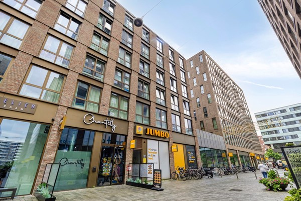 Te huur: Volledig ingerichte en complete horecazaak op drukke pleinlocatie in Amsterdam Nieuw-West (€ 175.000,-)
