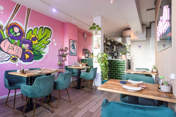 Te huur: Charmante compacte horecaexploitatie met terras op een goede locatie in Amsterdam-Oost (€ 65.000,-)