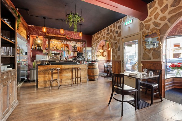 Te huur: Instapklare horecazaak met terras en tuin op zichtbare locatie, Amsterdam-Zuid (€ 99.000,-)
