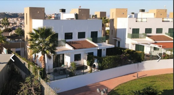 Medium property photo - 03170 Rojales