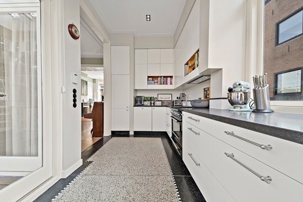 Medium property photo - Spoorsingel 46, 2613 BH Delft