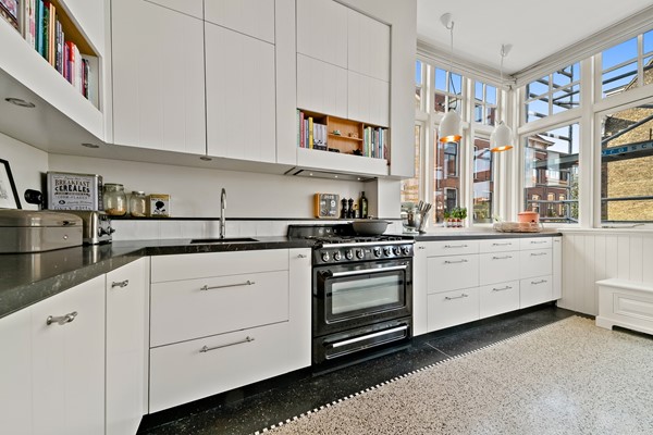 Medium property photo - Spoorsingel 46, 2613 BH Delft