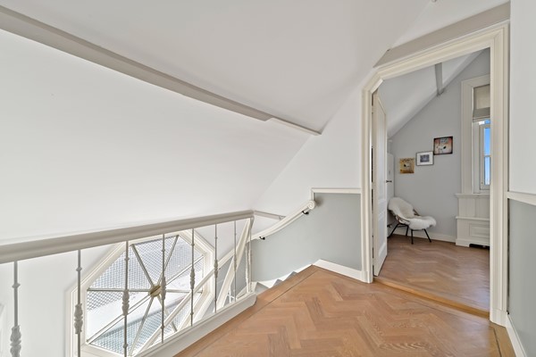 Medium property photo - Spoorsingel 46, 2613 BH Delft