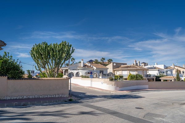 Medium property photo - Avenida del Recorral, 03170 Rojales