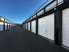 3d8fd77e-3314-4f7f-a3eb-adccf82a63b2.jpg
