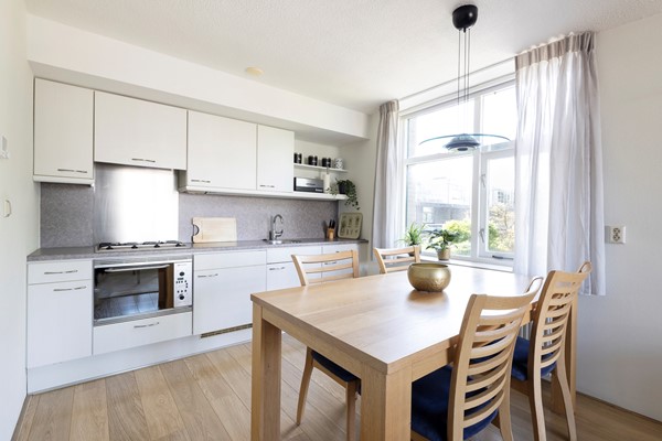 Medium property photo - Narcisplantsoen 4, 2015 AH Haarlem