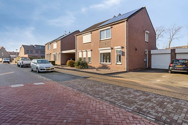 Esdoornstraat 35, Landgraaf