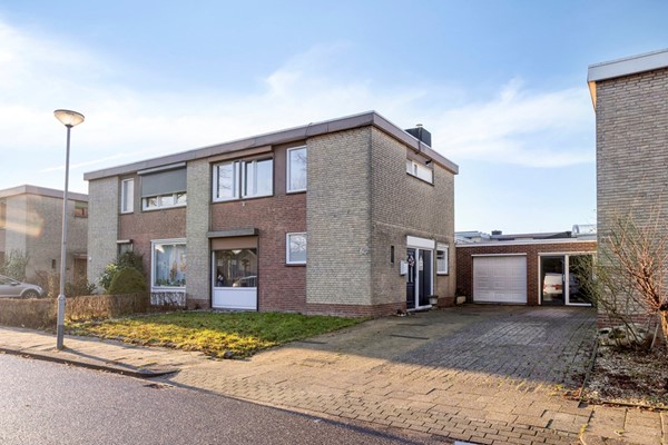 Lindenlaan 64, Bunde