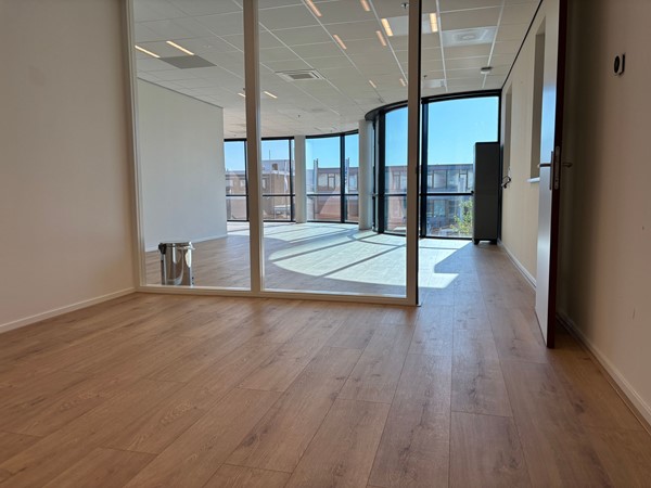 Medium property photo - Van Riemsdijkweg 57, 3088 HB Rotterdam