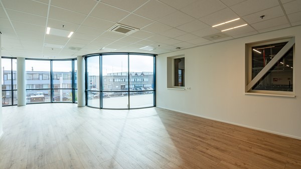 Medium property photo - Van Riemsdijkweg 57, 3088 HB Rotterdam