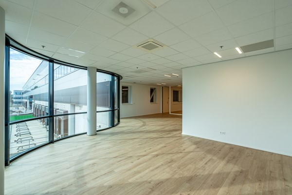 Medium property photo - Van Riemsdijkweg 57, 3088 HB Rotterdam