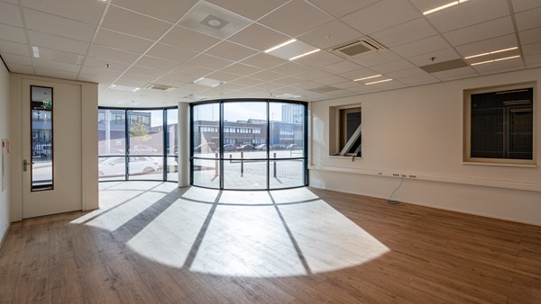 Medium property photo - Van Riemsdijkweg 57, 3088 HB Rotterdam