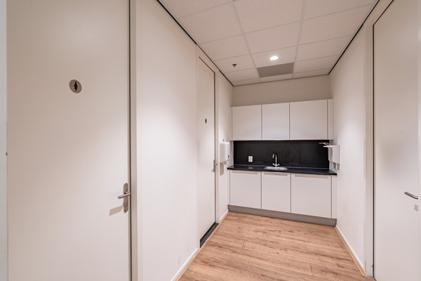 Medium property photo - Van Riemsdijkweg 57, 3088 HB Rotterdam