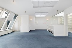 Haringvliet 92A trap links foto's-32.jpg