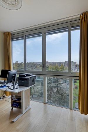 Medium property photo - Oeverpad 515, 1068 PM Amsterdam