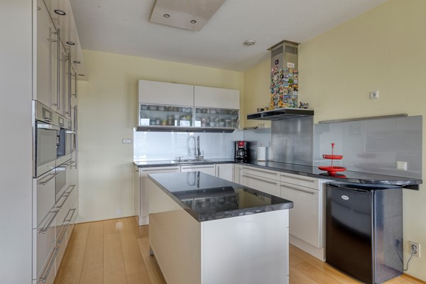 Medium property photo - Oeverpad 515, 1068 PM Amsterdam