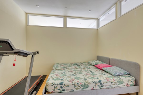 Medium property photo - Oeverpad 515, 1068 PM Amsterdam