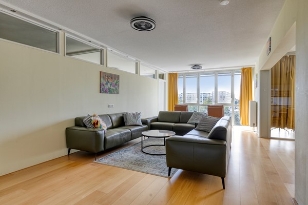 Medium property photo - Oeverpad 515, 1068 PM Amsterdam