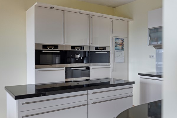 Medium property photo - Oeverpad 515, 1068 PM Amsterdam