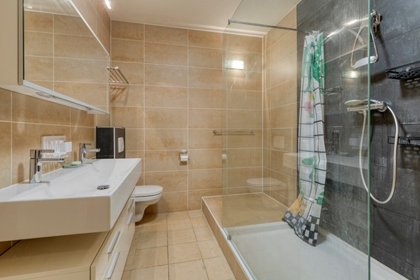 Medium property photo - Oeverpad 515, 1068 PM Amsterdam