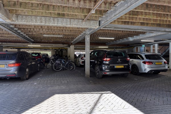 Medium property photo - Oeverpad 515, 1068 PM Amsterdam