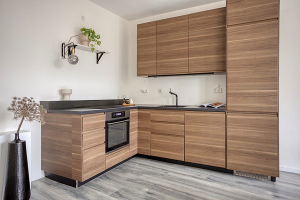 Medium property photo - Mary van der Sluisstraat 428, 1095 ME Amsterdam