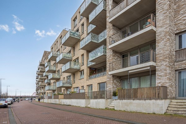 Medium property photo - Mary van der Sluisstraat 428, 1095 ME Amsterdam