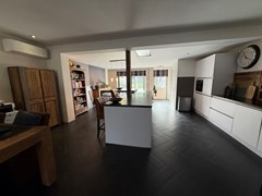 C3AF9679-A2B8-4046-B1BD-1B1A1B687647