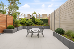 Moderne tuin met eetgedeelte.png