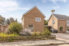 Onder bod: Heerlijk wonen in een goed onderhouden woning met fraaie tuin op een prima locatie!
