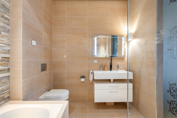 Medium property photo - Gustav Mahlerlaan 240, 1082 ME Amsterdam