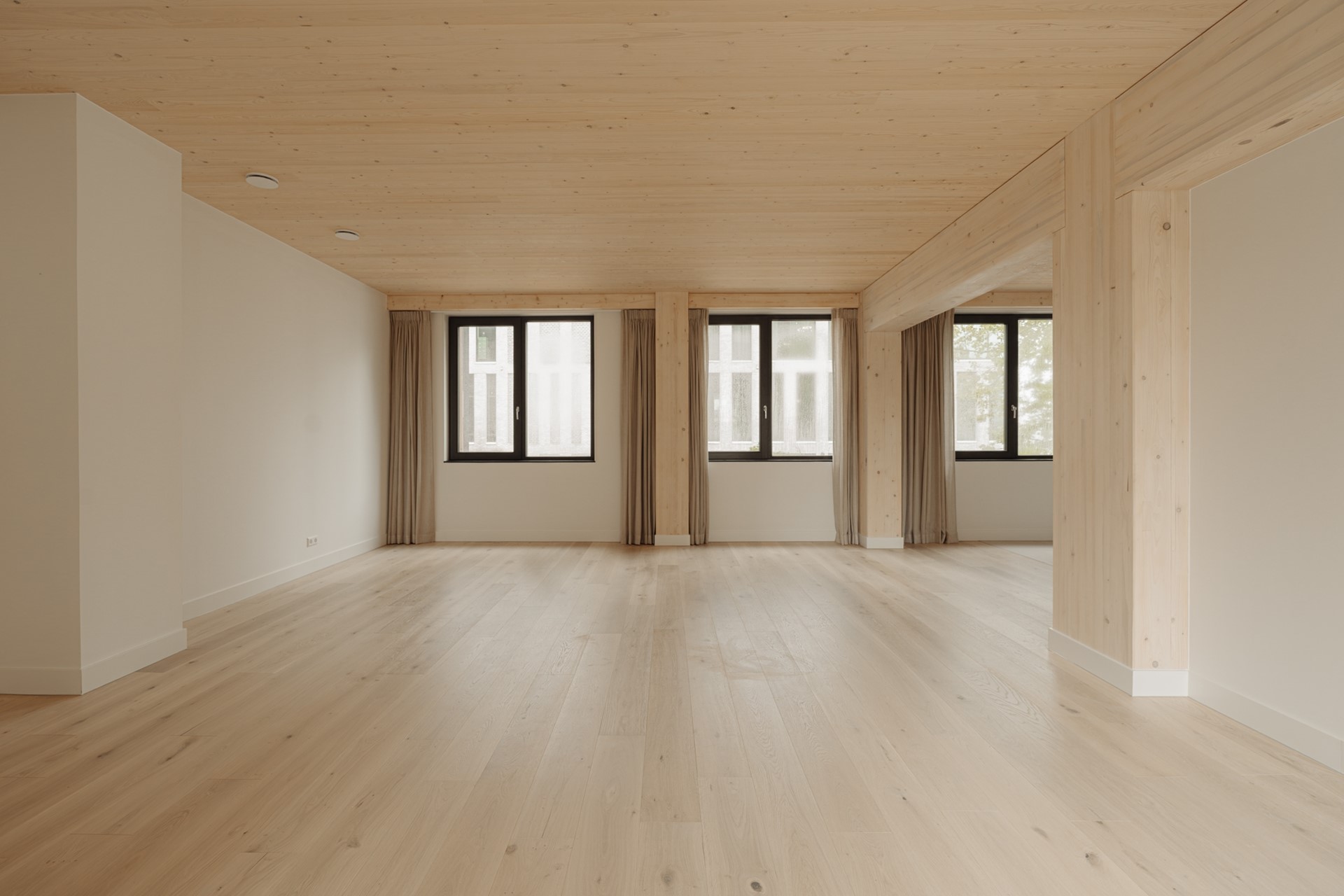 Appartement te huur: Joan Muyskenweg 21B9, Amsterdam