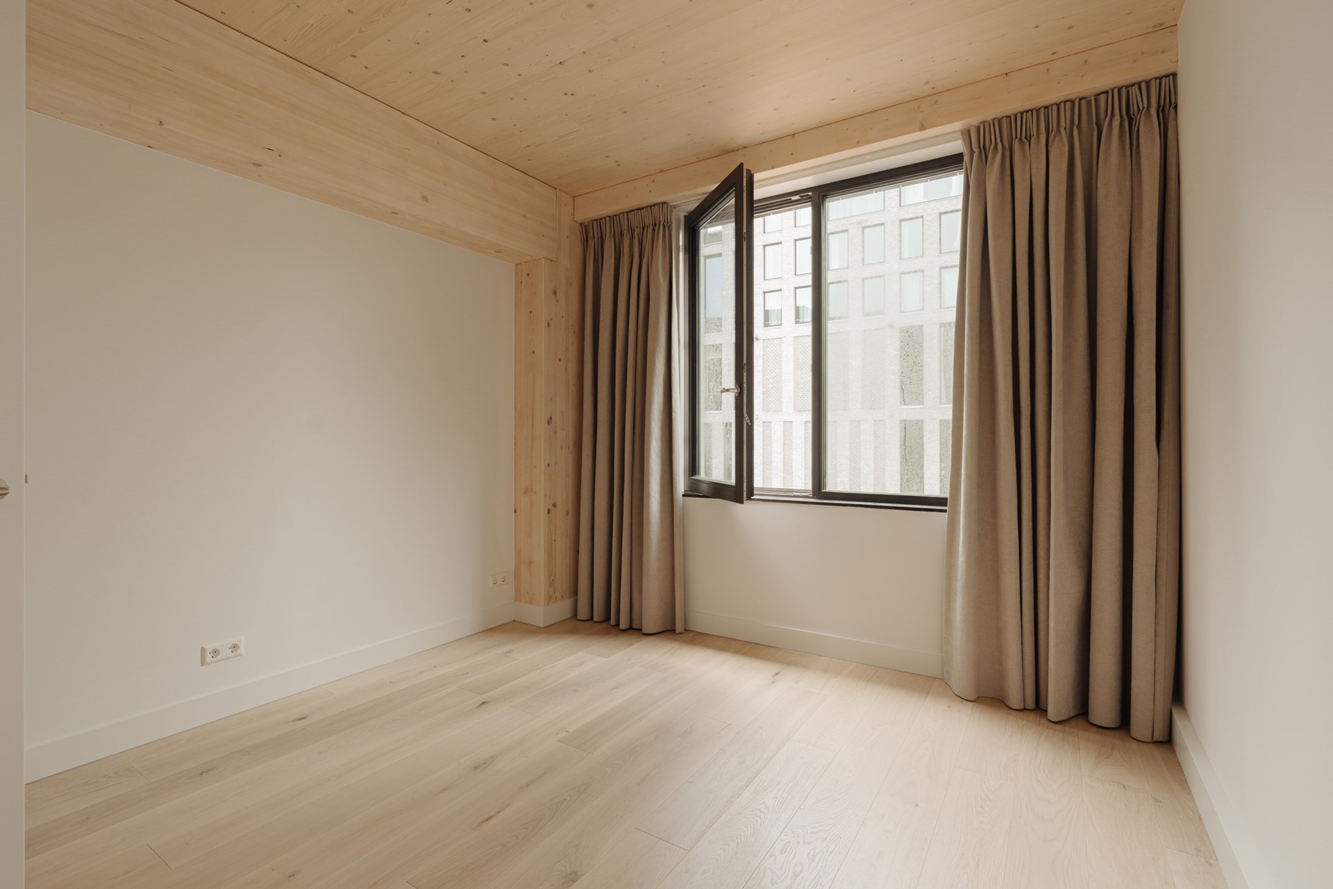 Appartement te huur: Joan Muyskenweg 21B9, Amsterdam
