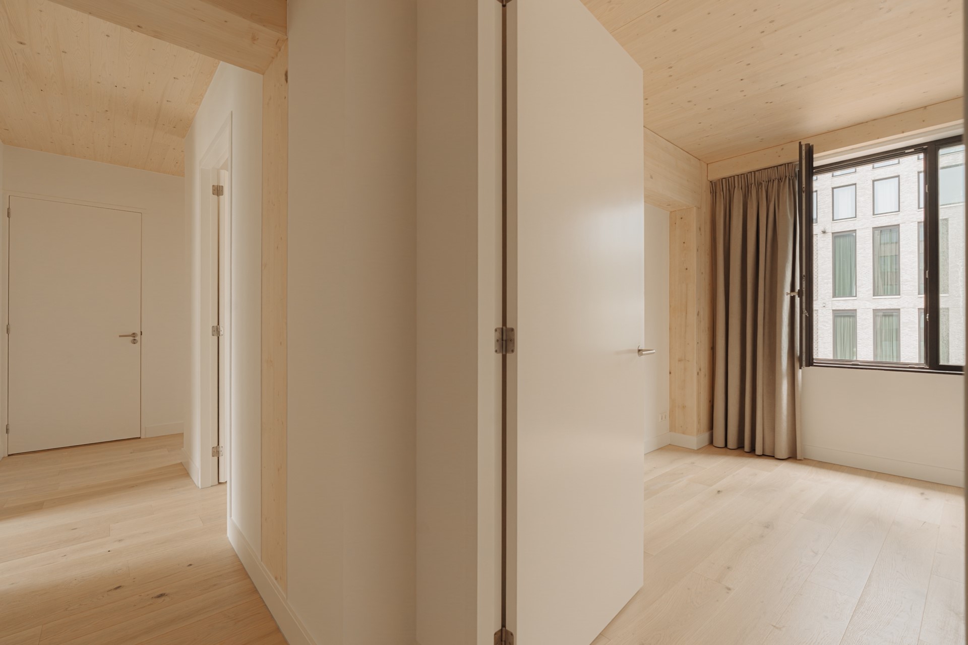 Appartement te huur: Joan Muyskenweg 21B9, Amsterdam