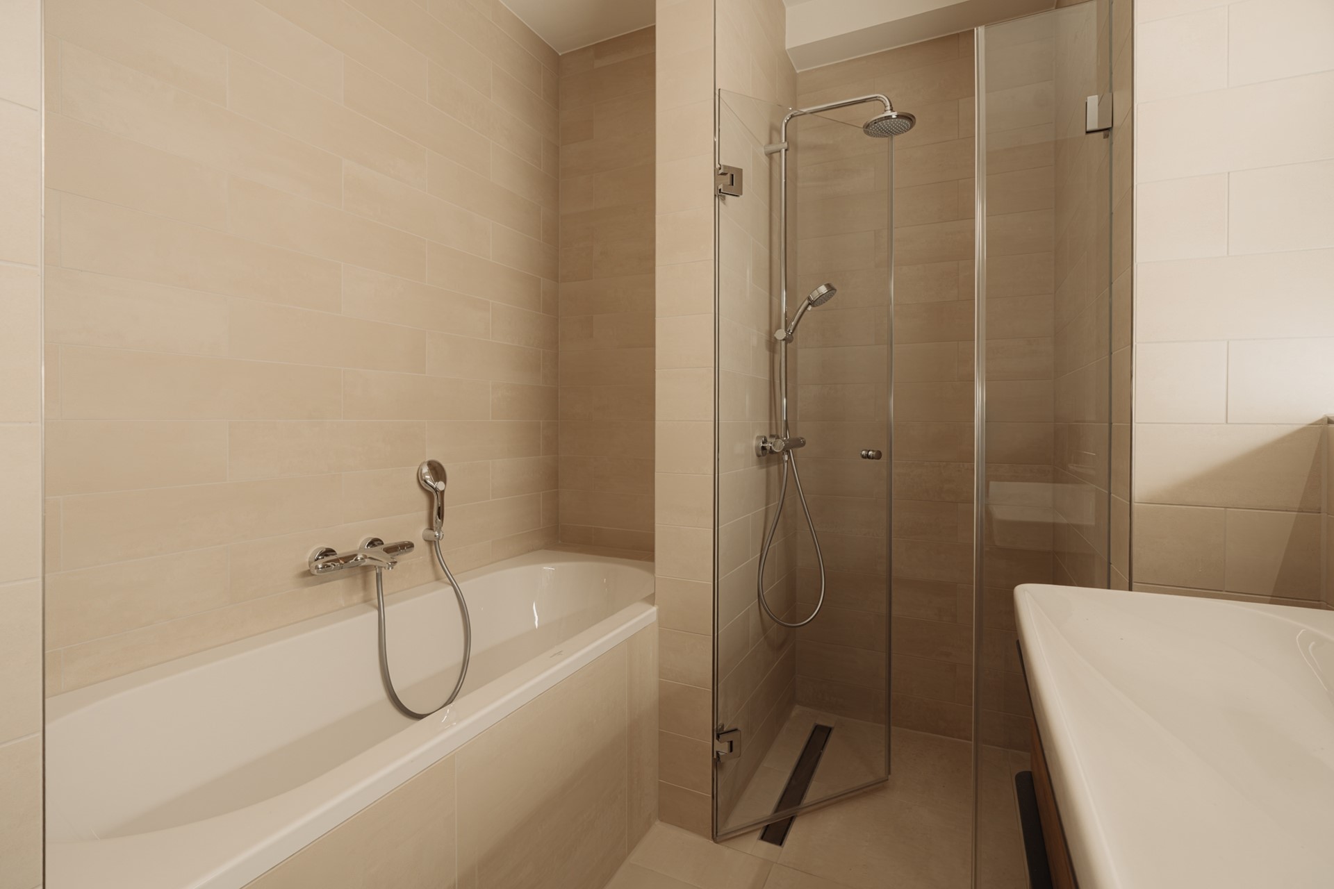 Appartement te huur: Joan Muyskenweg 21B9, Amsterdam