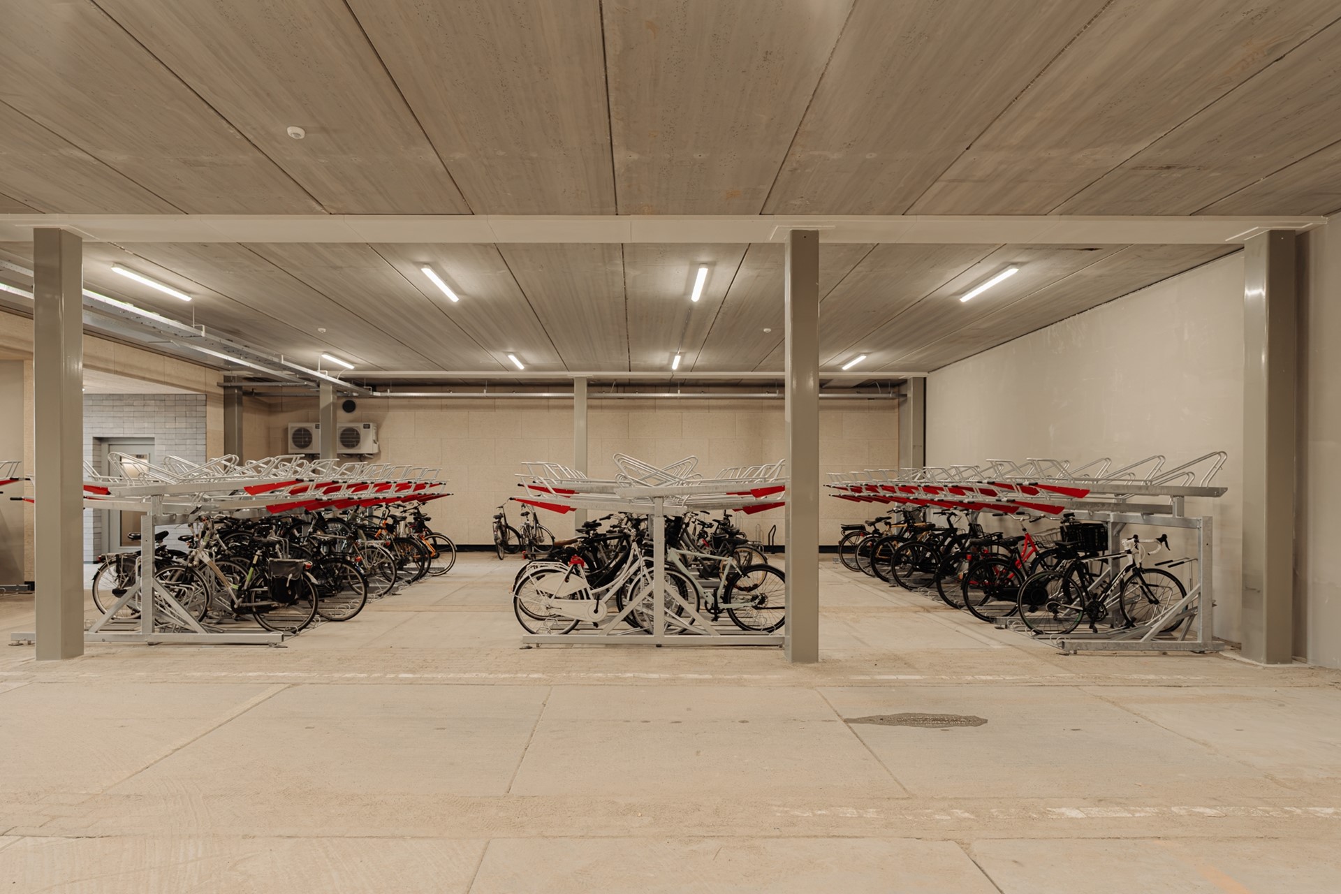 Appartement te huur: Joan Muyskenweg 21B9, Amsterdam