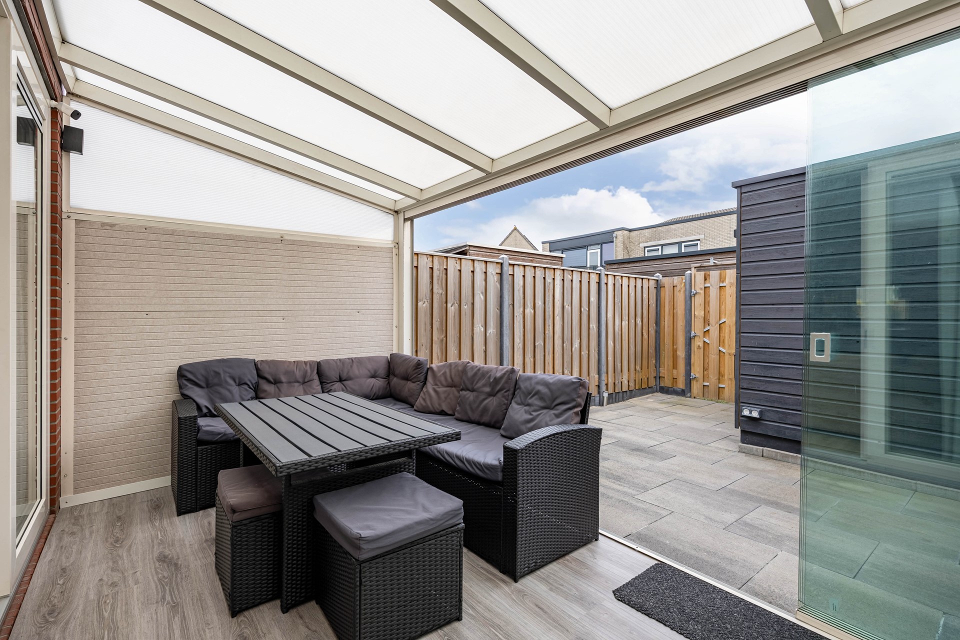 Tussenwoning te koop: Multatuliweg 53, Almere