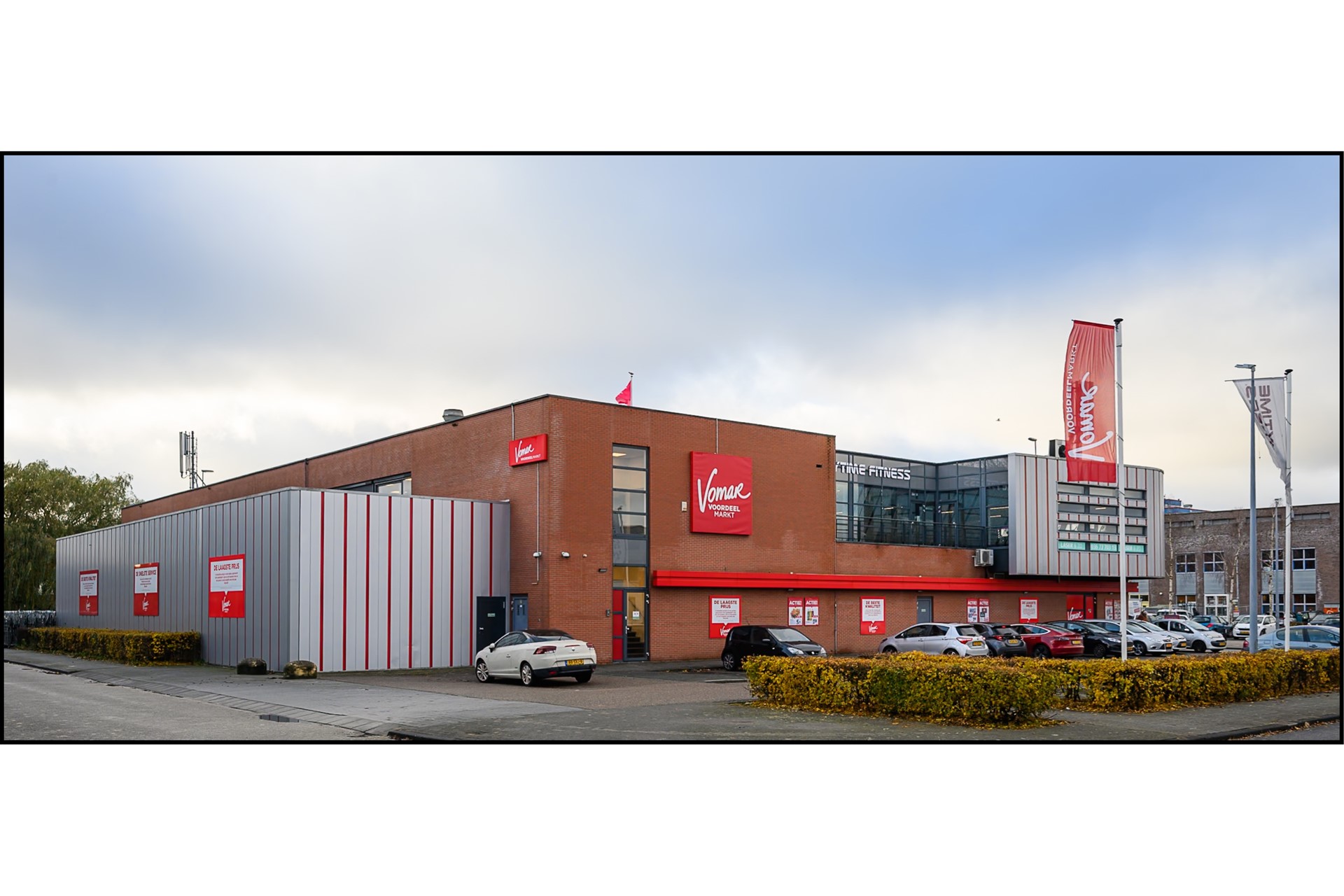 Tussenwoning te koop: Multatuliweg 53, Almere