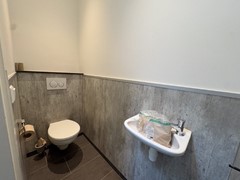 toilet1.jpg