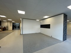 Bedrijfsruimte-Utrecht-Te-Huur-Showroom-Huren-Next-Step-Bedrijfsmakelaars (14).JPG