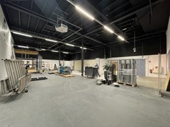 Bedrijfsruimte-Utrecht-Te-Huur-Showroom-Huren-Next-Step-Bedrijfsmakelaars (13).JPG