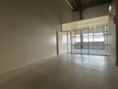 Te-Huur-Bedrijfsruimte-Amsterdam-Next-Step-Bedrijfsmakelaars-Warehouse-Huren-For-Rent (10).JPG